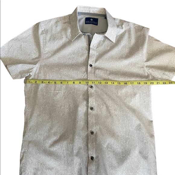 Ryan Seacrest Distinction Tan white shirt sleeve button down collared shirt med - Picture 8 of 10